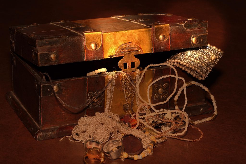 Treasure Chest by Pezibear